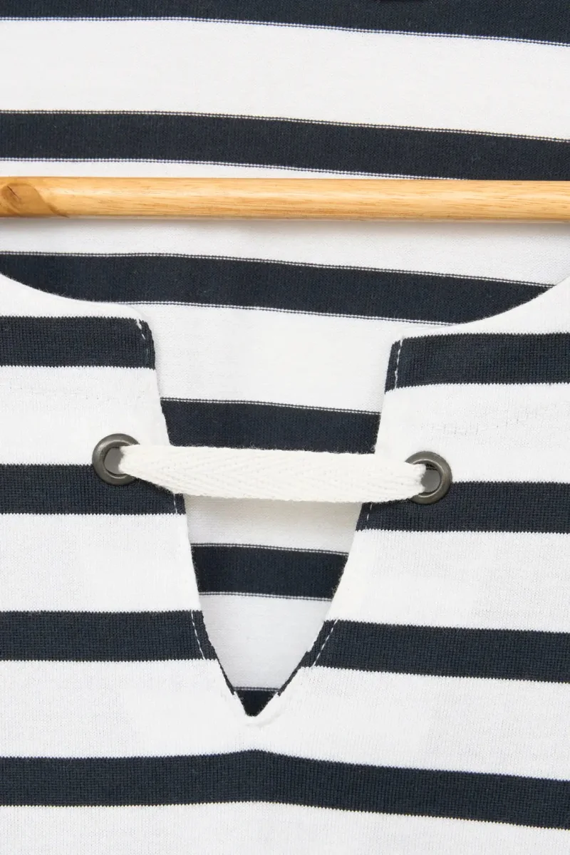 Vestido camiseta corto de algodón escote abierto – Image 9