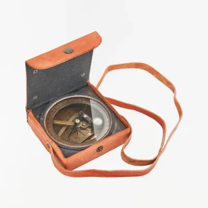 Brújula con estuche de cuero - D838