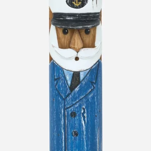 Capitán decorativo de madera