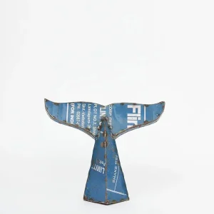 Cola de ballena de metal reciclado 2