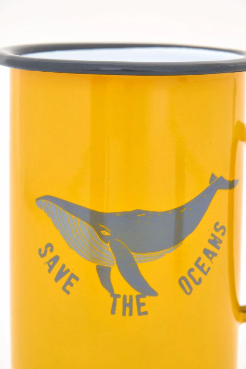 Taza esmaltada amarilla con ballena – Image 4